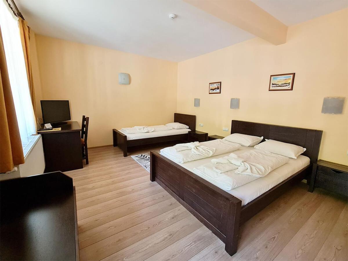 Family Hotel Chiflik Hills Luaran gambar
