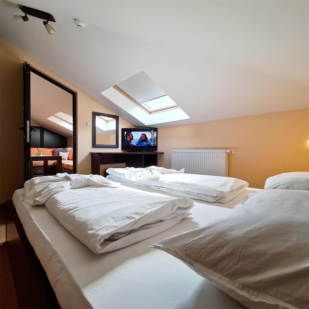 Family Hotel Chiflik Hills Bilik gambar