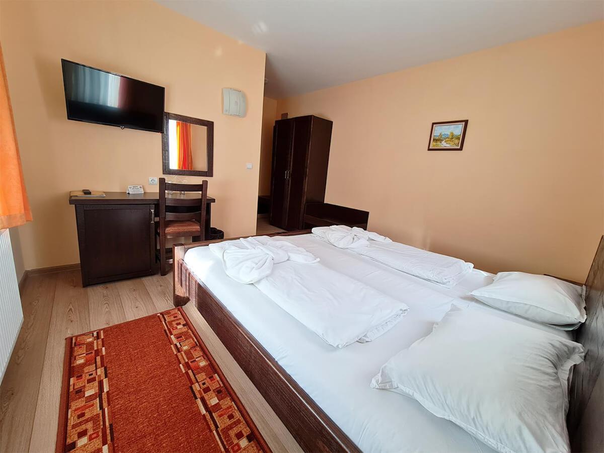 Family Hotel Chiflik Hills Bilik gambar