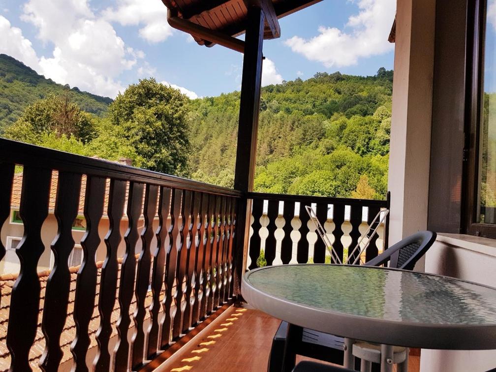 Family Hotel Chiflik Hills Bilik gambar
