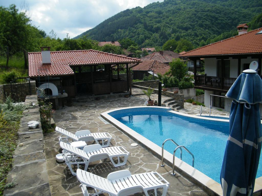 Family Hotel Chiflik Hills Luaran gambar